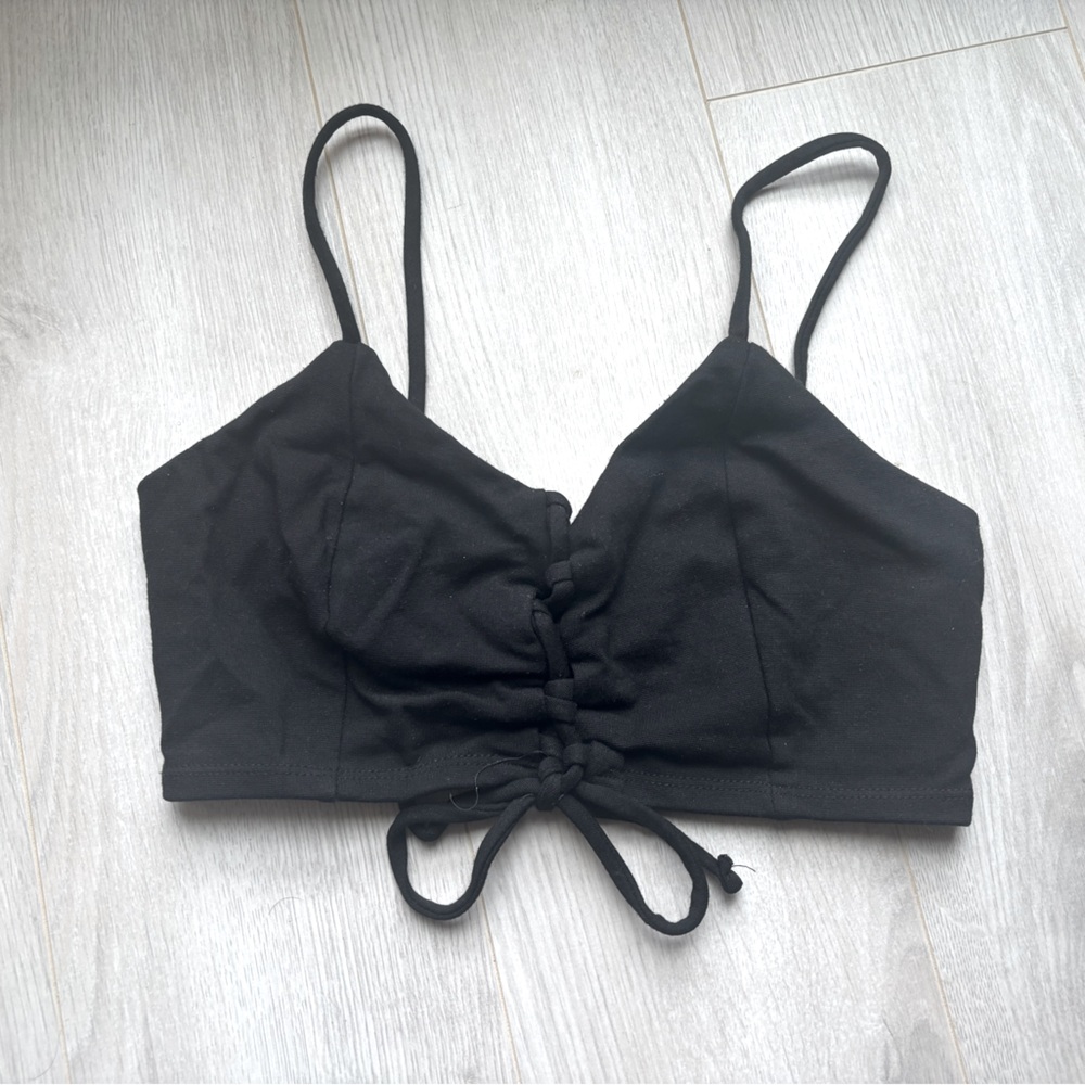 FOREVER 21 | Black Lace-Up Cropped Top S